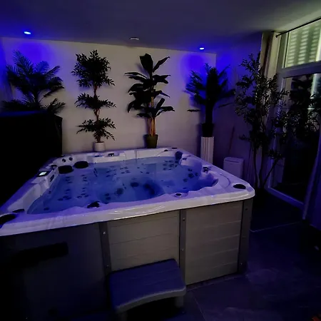 La Batisse L'arbre Doree * Le Grand-Abergement